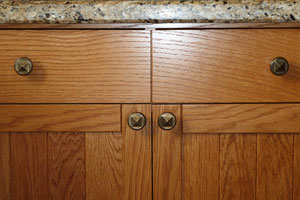 Cabinet knobs with pyramidal shape